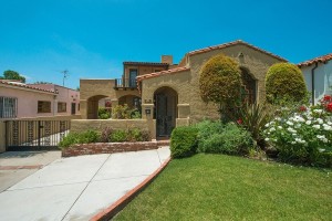 The walkable location was a major selling point for this home in Los Angeles, said agent Jimmy Martinez.