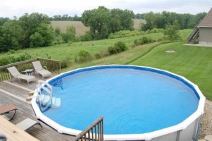Above-ground swimming pool