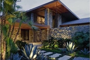 Jennifer Aniston chose Jade Mills to have the listing for her $42 million estate.