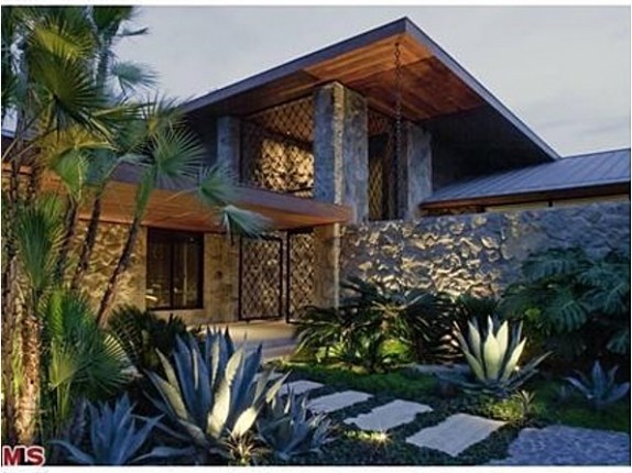 Jennifer Aniston chose Jade Mills to have the listing for her $42 million estate.