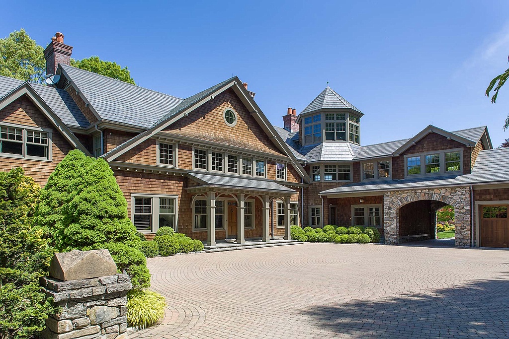 Bruce Willis Is Living Free With 2 Bedford NY Properties Zillow 