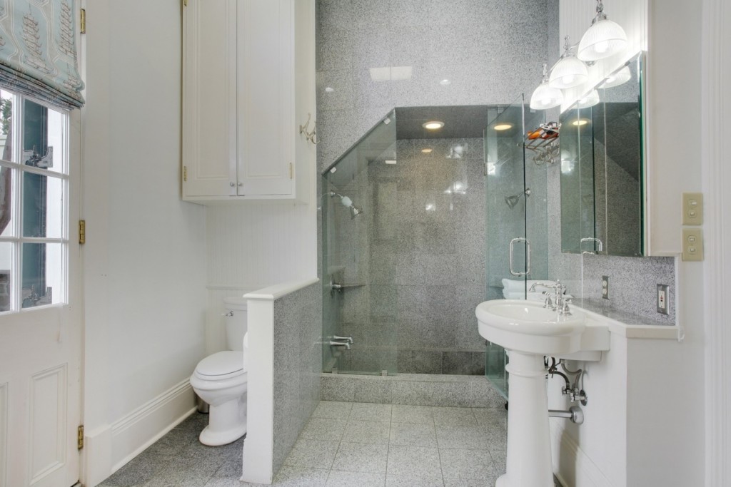 House of the Week An Early 1800s Creole Cottage in the French Quarter Zillow Porchlight