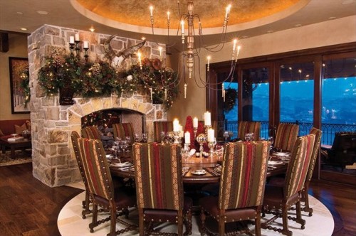 Dining room decorated for Christmas