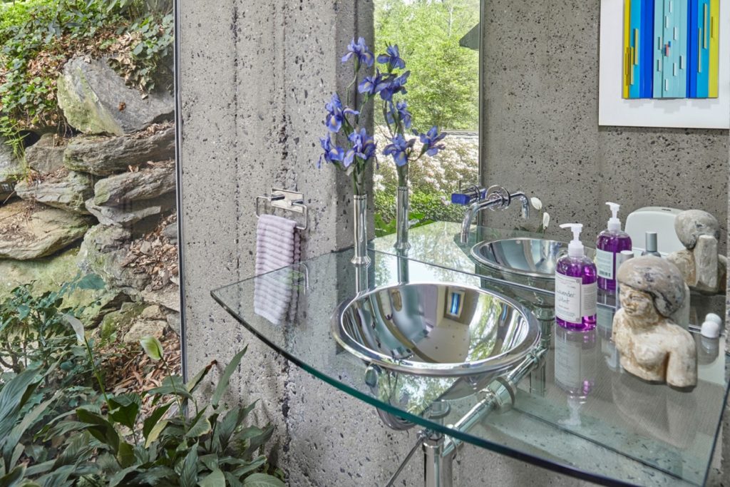 Fernside Cottage bathroom