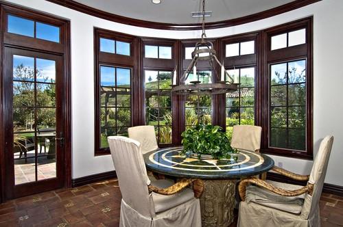 Justin Beibers home eat in