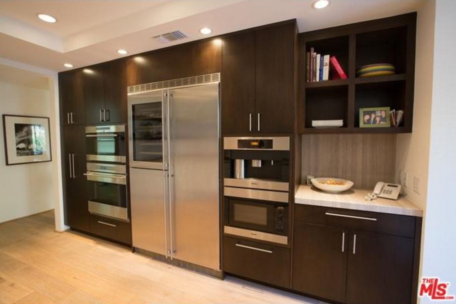 Kardashian kitchen2