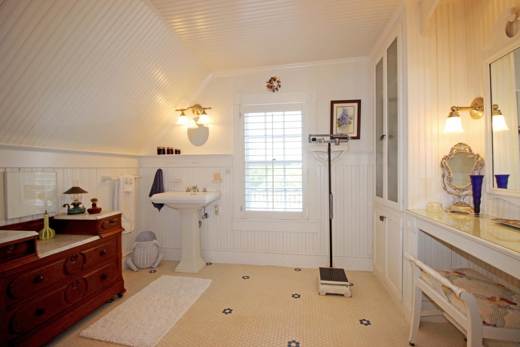 Magnolia dressing room