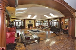 Nick Nolte-living rm