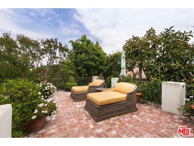 Sharon Osbourne's veranda2