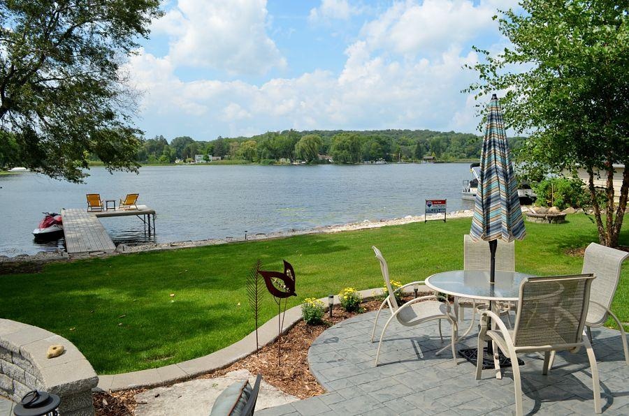 Lakefront Homes For 300 000 Zillow Porchlight